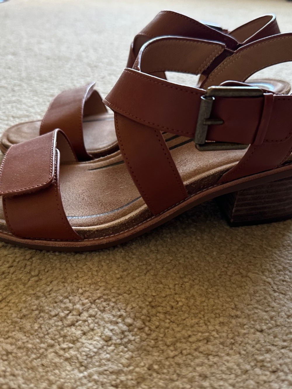 Aetrex Tan Leather Sandals, size 8.5, adjustable width, stack heel - Picture 3 of 10